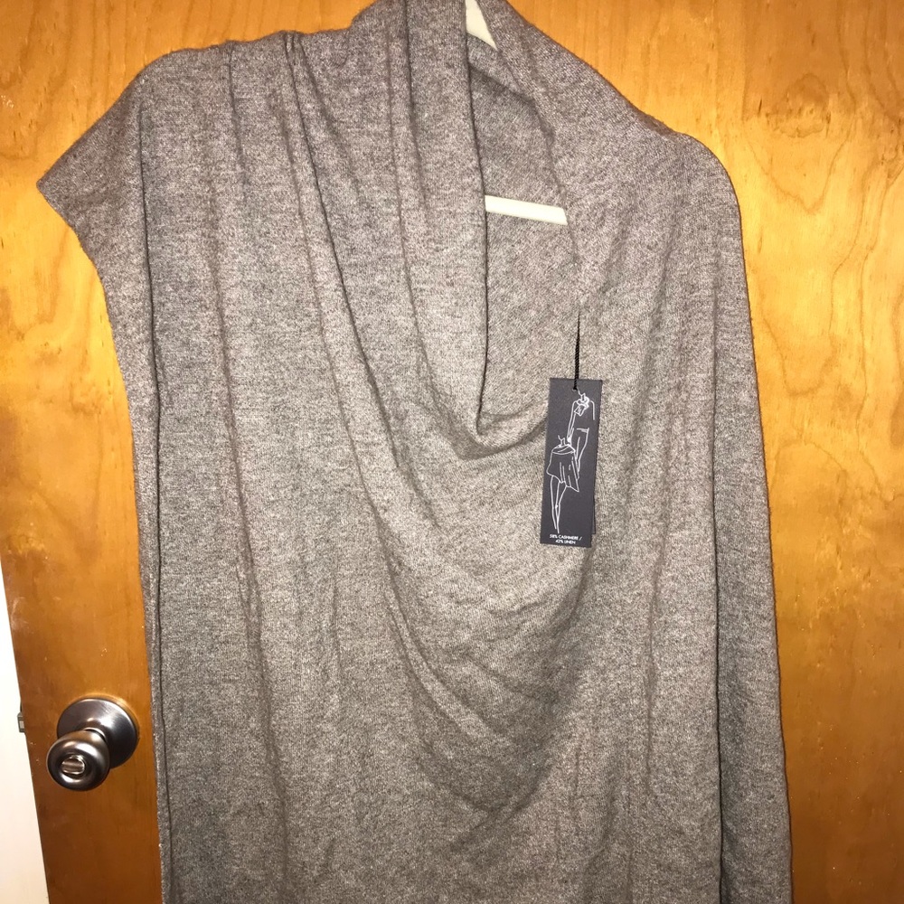 Women’s Shaw - Grey. NEVER WORN